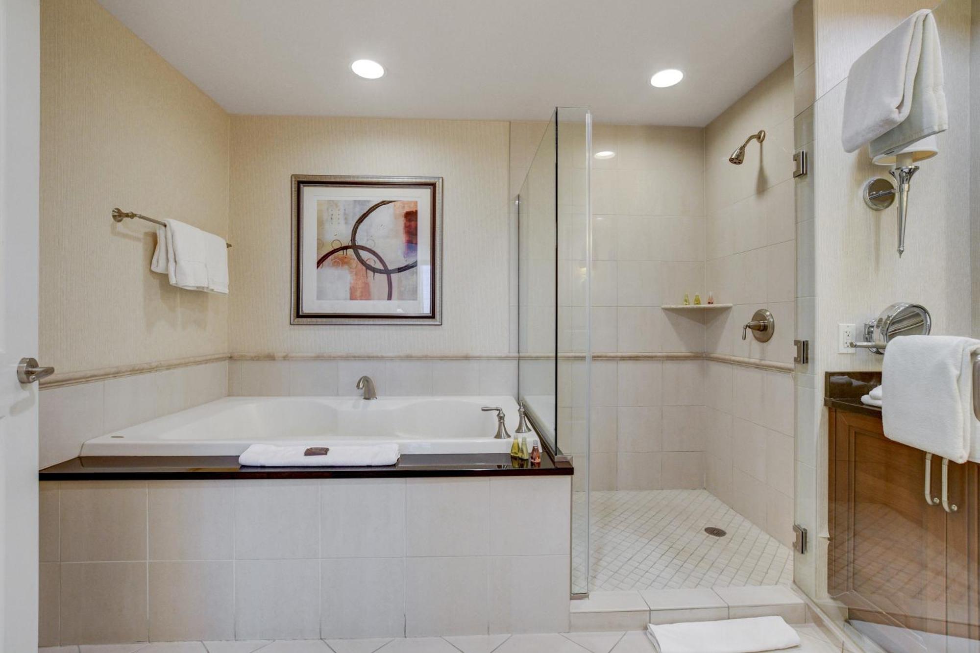 The Fantasy Suite Mgm Signature Pool View Las Vegas Exterior photo