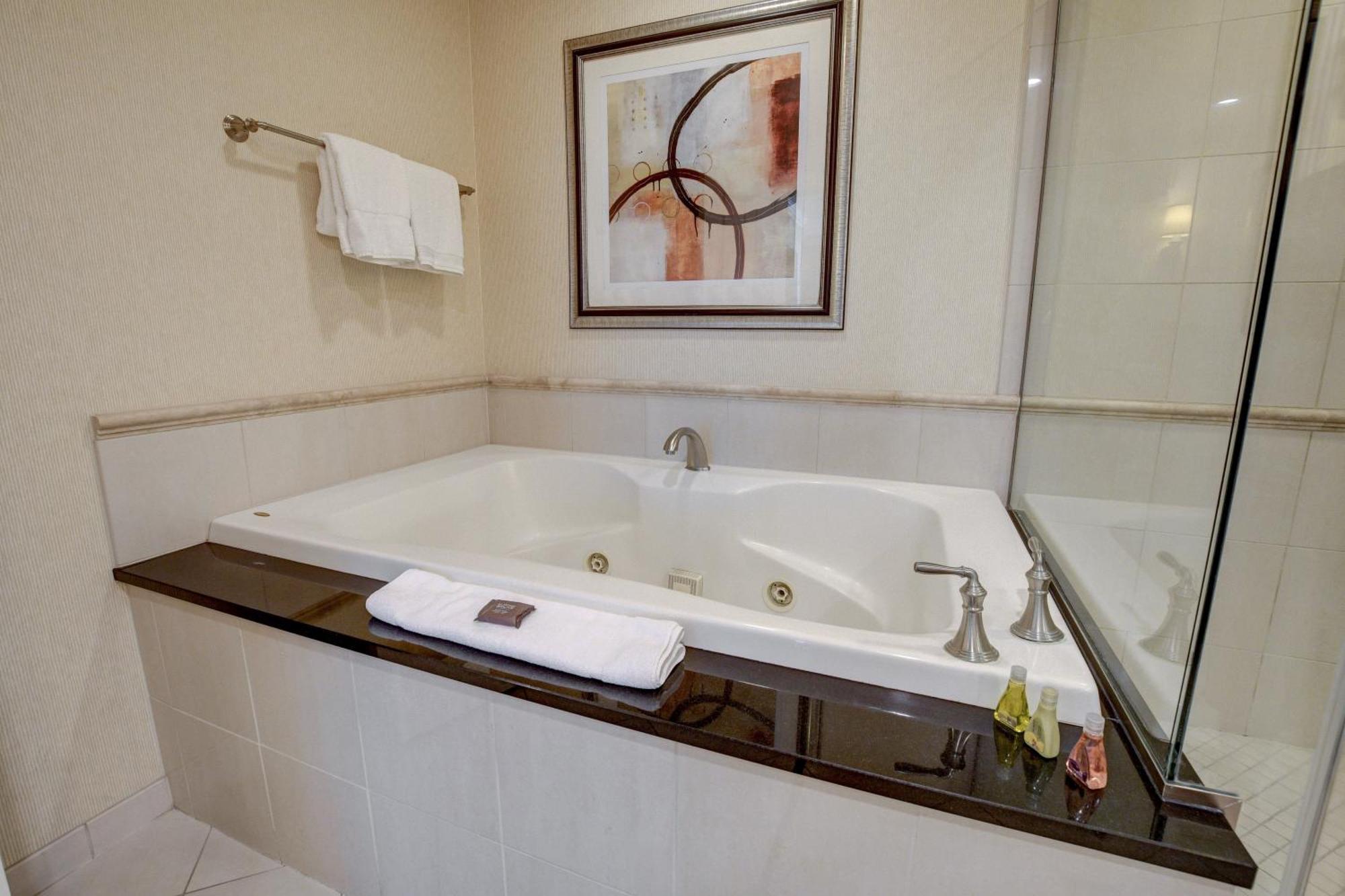 The Fantasy Suite Mgm Signature Pool View Las Vegas Exterior photo